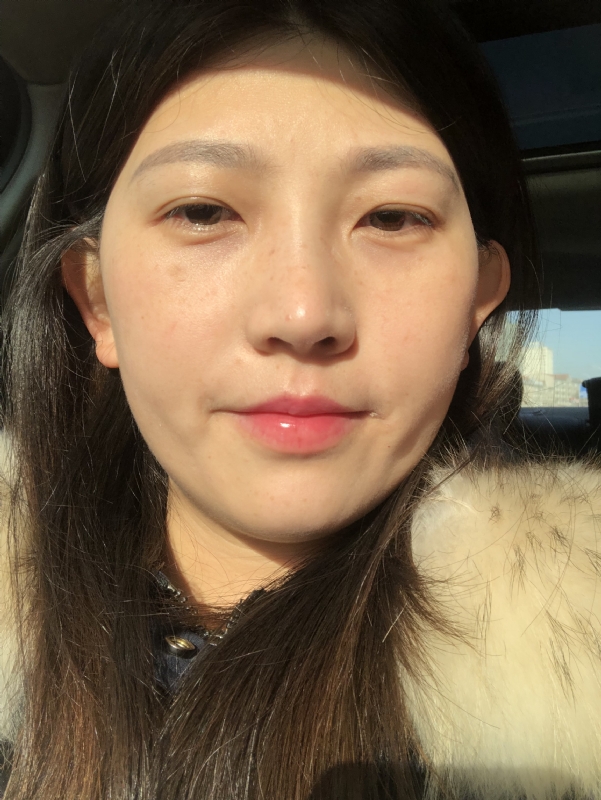 轻闭双眼的第一张照片--长乐相亲网