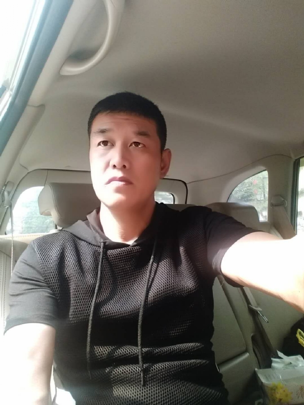 深爱的疯子的第一张照片--长乐相亲网
