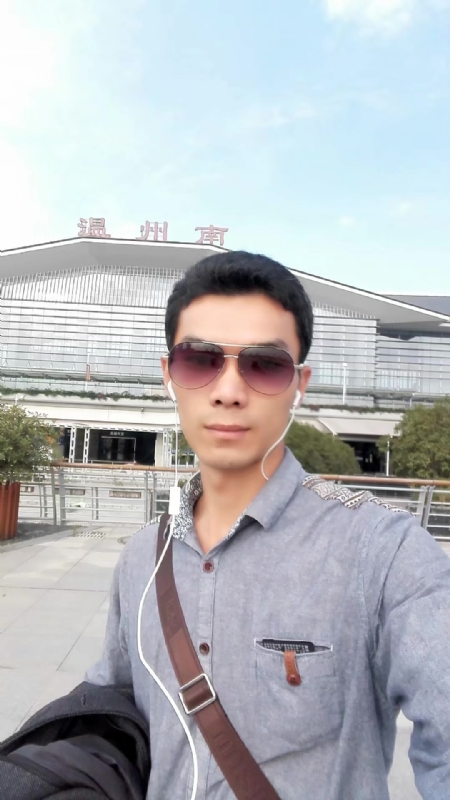 错把真心喂了狗的第三张照片--长乐相亲网