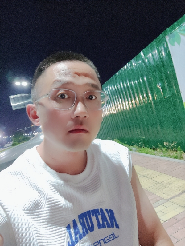 清风烈酒的第一张照片--长乐相亲网