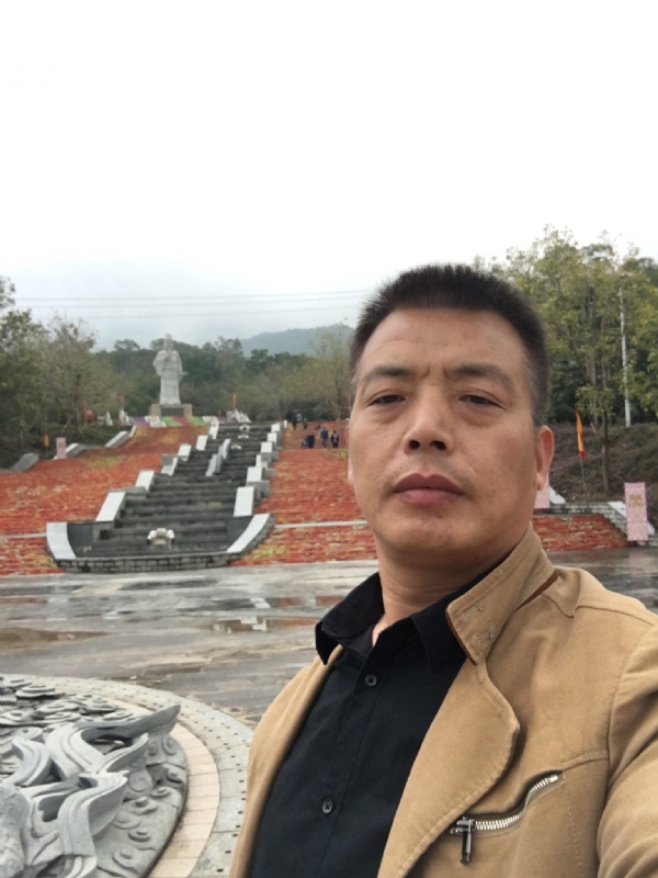 开心的松鼠的第一张照片--长乐相亲网